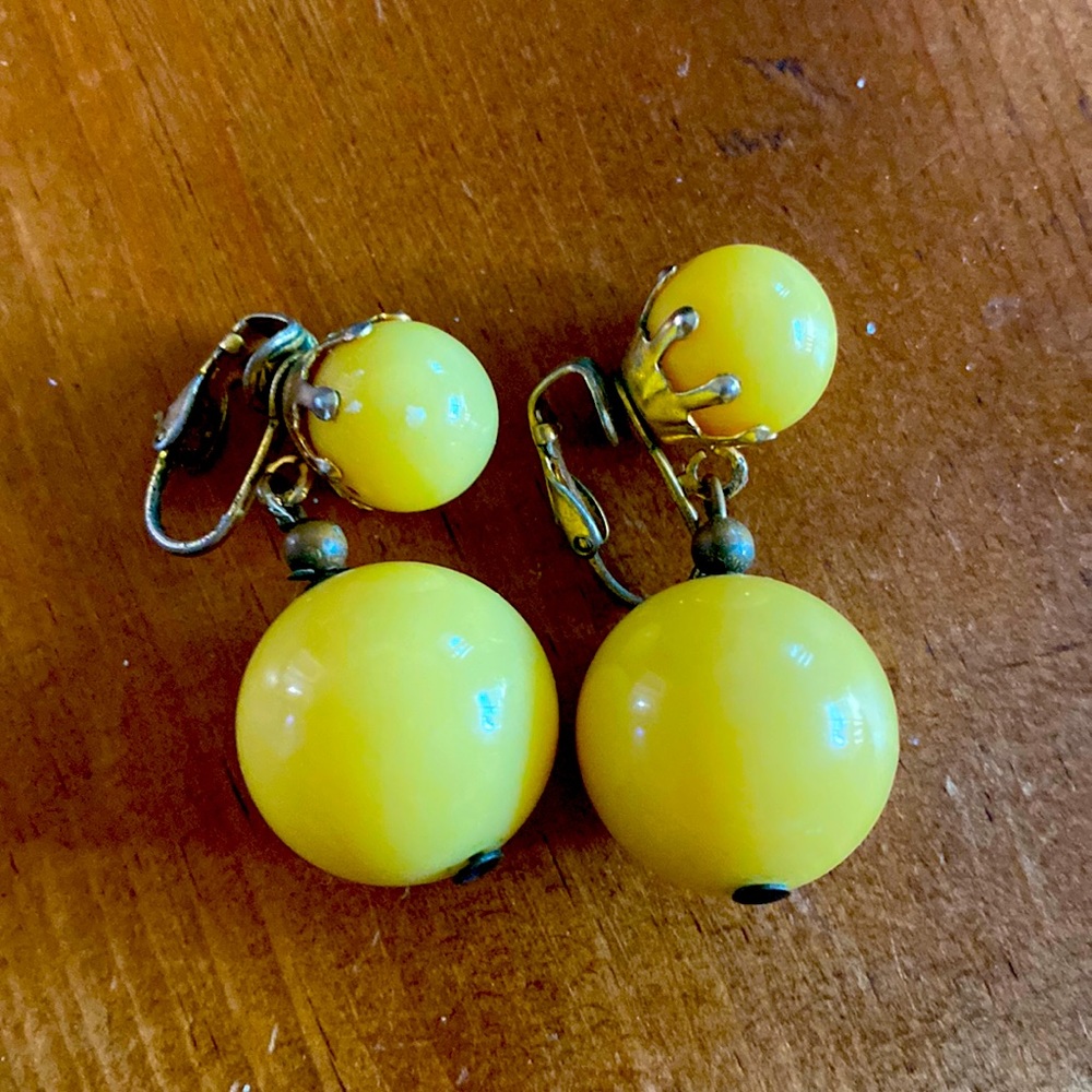 Vintage Clip on earrings